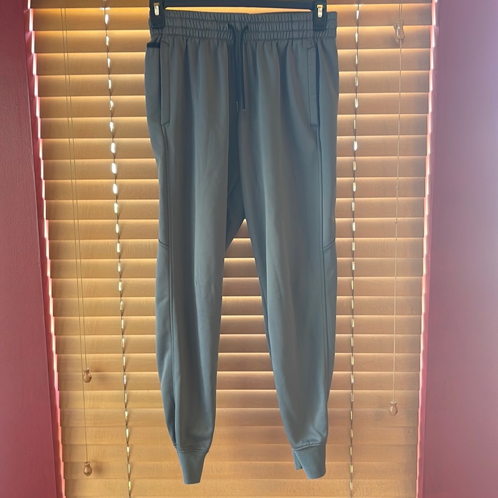 Under Armour, joggers large gray